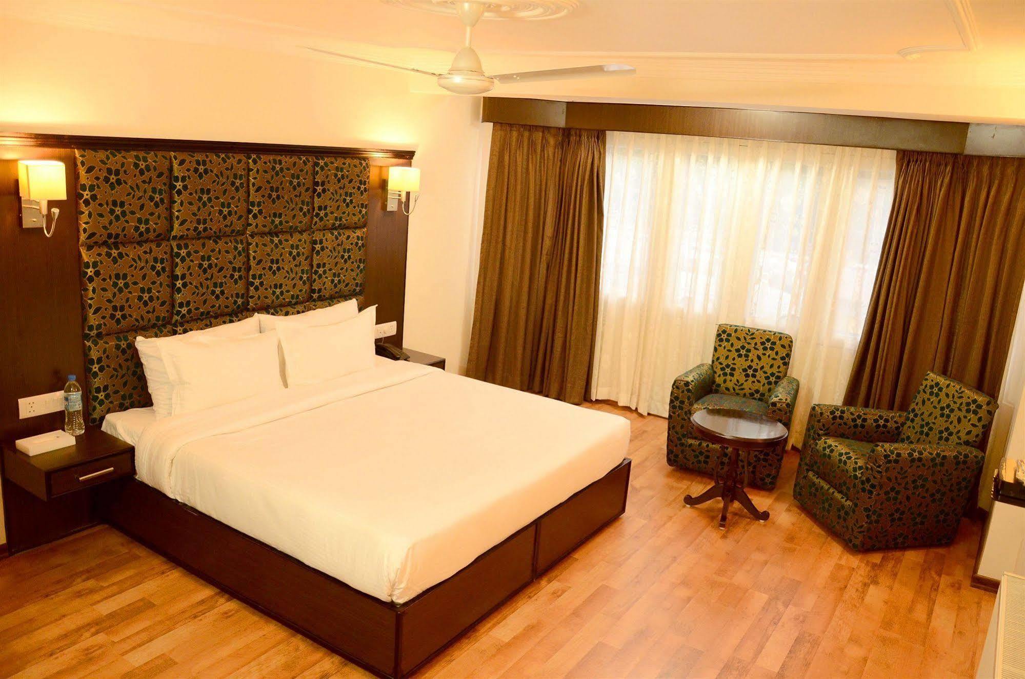 Hotel Pacific Srinagar  Exterior photo